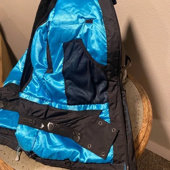 Women’s mountain hardware ski jacket - Picture 9 of 10